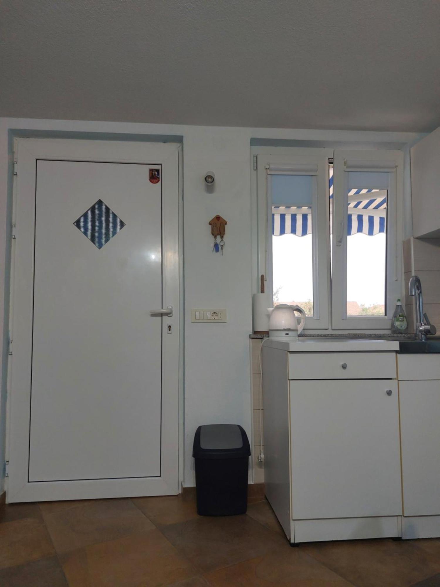 Apartmani Damir Kazija Pakoštane エクステリア 写真