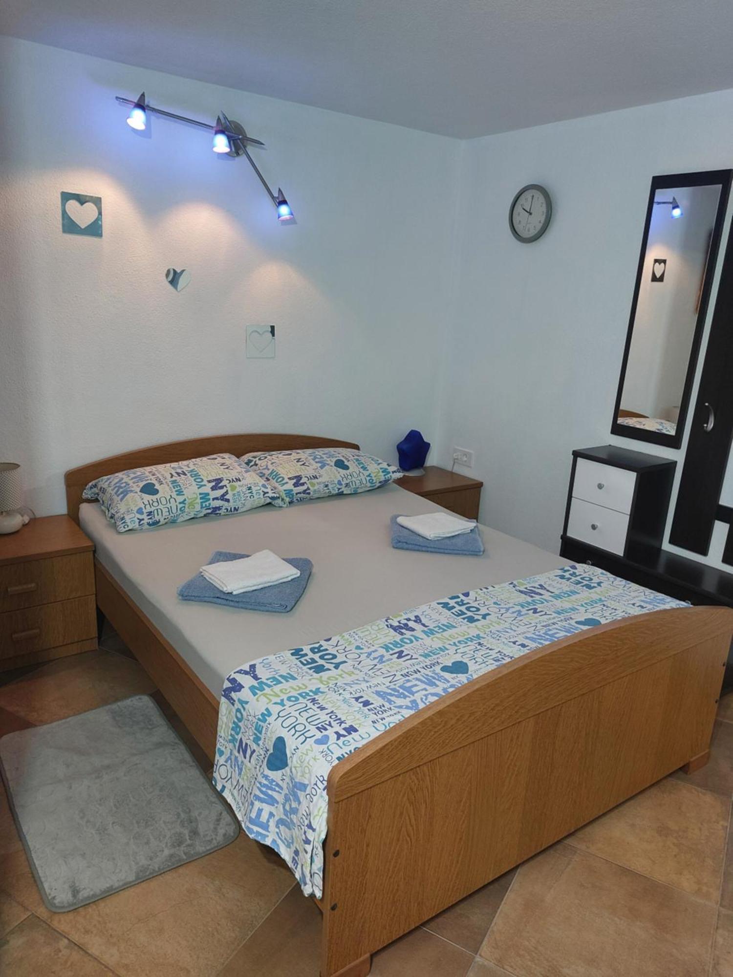 Apartmani Damir Kazija Pakoštane エクステリア 写真